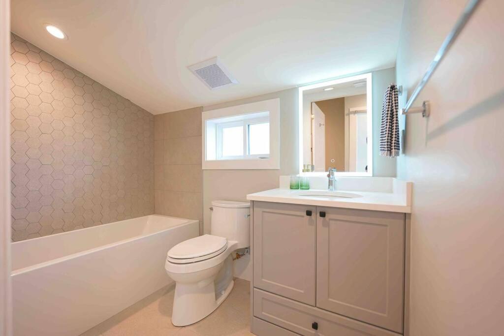 Four Bedrooms New Lovely Duplex House-1628 Vancouver Exterior photo