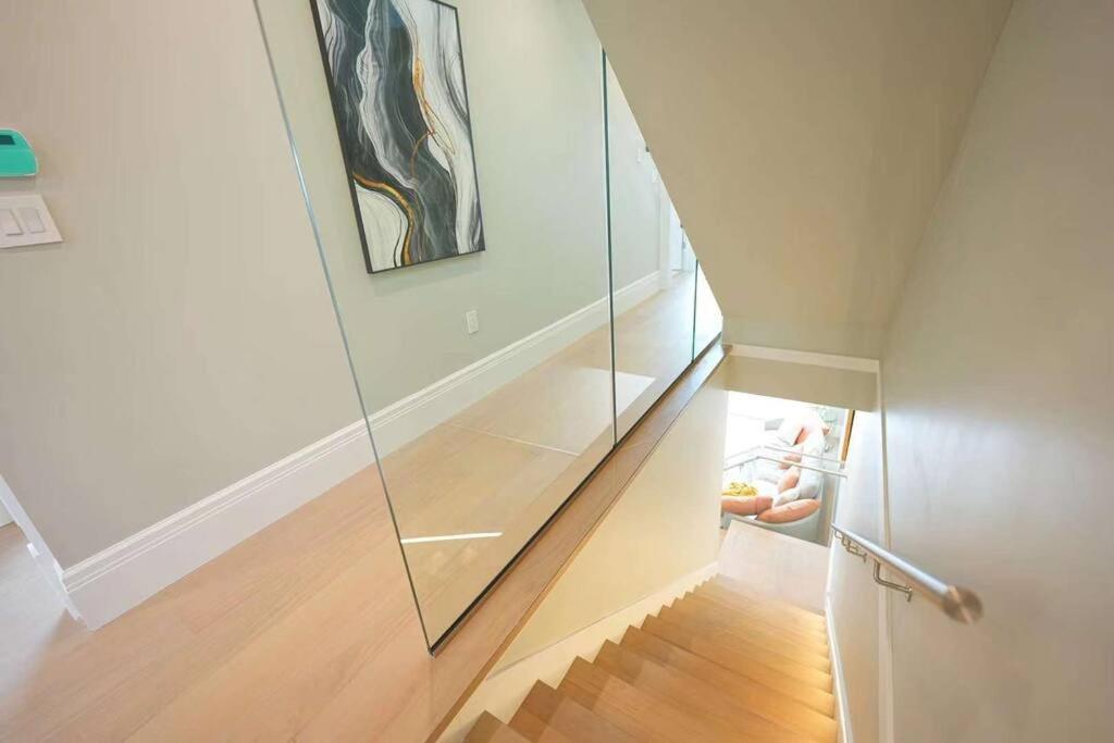 Four Bedrooms New Lovely Duplex House-1628 Vancouver Exterior photo